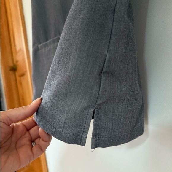 Figs Casma Three-Pocket Scrub Top | Size S - Picture 6 of 10